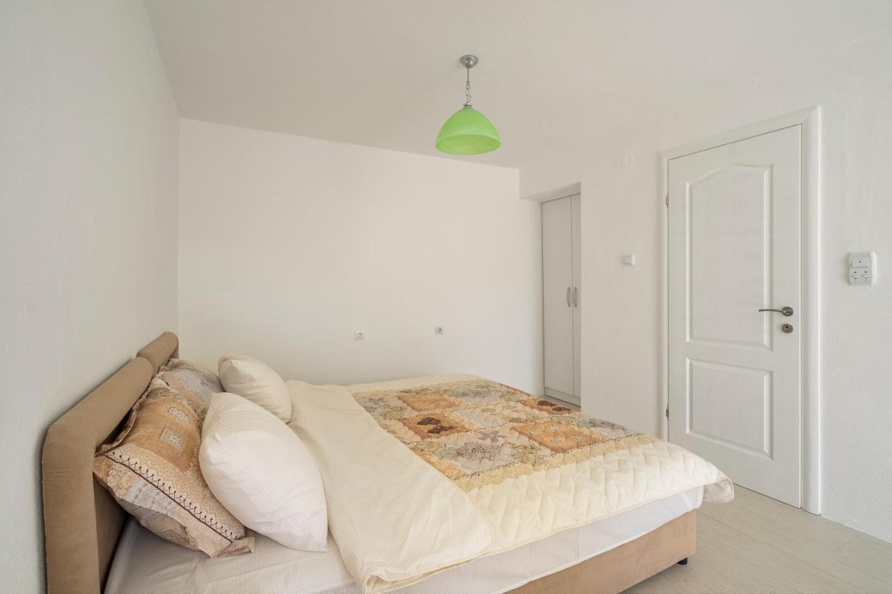 Apartments Natali บาร์ ภายนอก รูปภาพ
