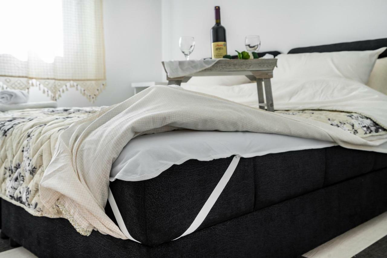 Apartments Natali บาร์ ภายนอก รูปภาพ