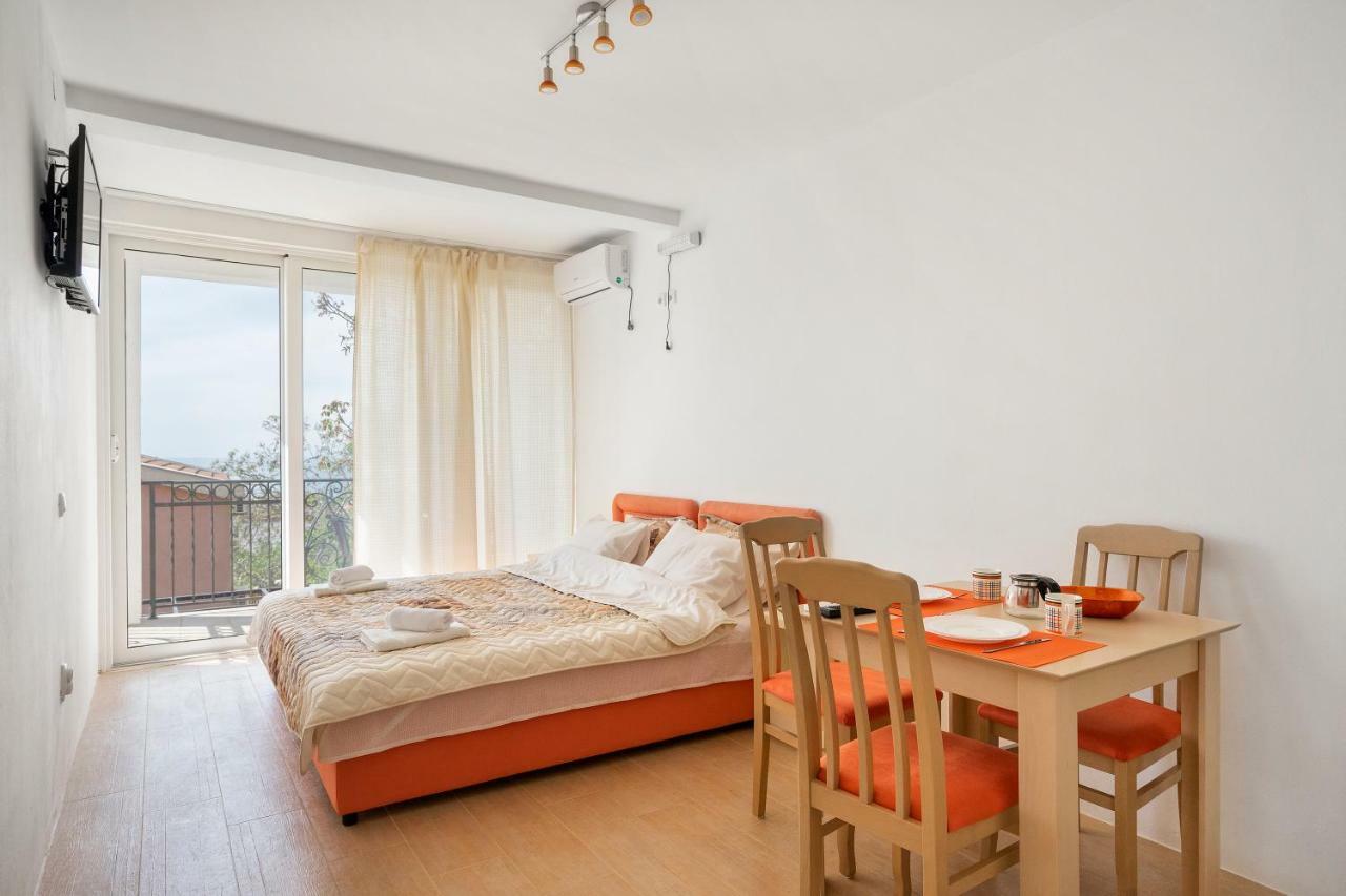 Apartments Natali บาร์ ภายนอก รูปภาพ