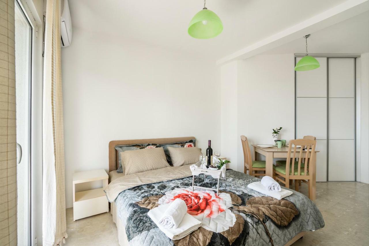 Apartments Natali บาร์ ภายนอก รูปภาพ